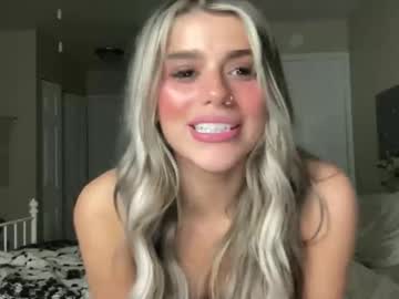 lolamarie_'s chat room