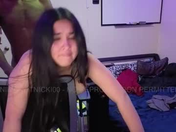 nikkinotnicki00's chat room