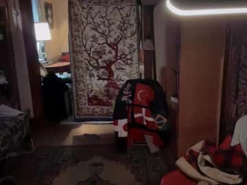 straightishd's chat room