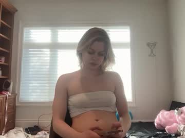 lunarose17's chat room