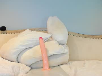 eatmygingersnapps's chat room