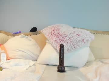 eatmygingersnapps's chat room