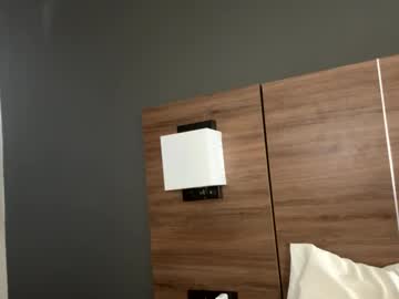 deepthroatqueen33's chat room