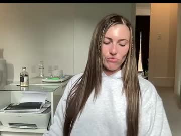 laylahlaylah1's chat room