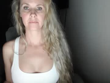 love_on_'s chat room