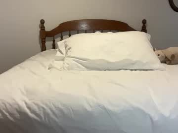 ellalowe's chat room