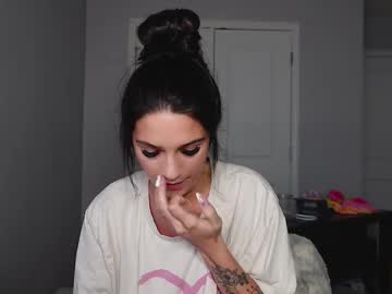 prettygirll23's chat room