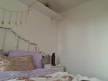 lauramaexo's chat room