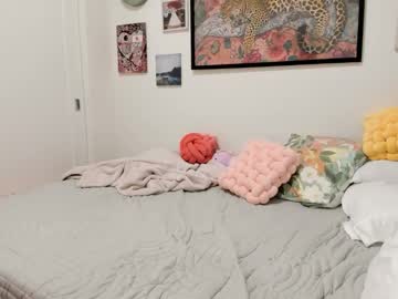 ariah_is_blonde's chat room