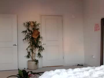 lilyyymonroee's chat room