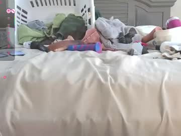 lovesarachristine's chat room