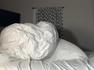 ellalowe's chat room