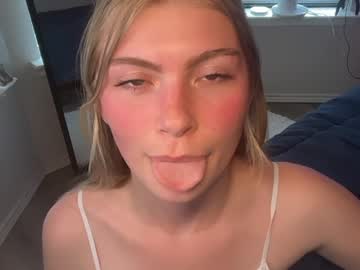 elliee81's chat room