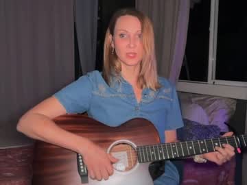 kaileeshy's chat room