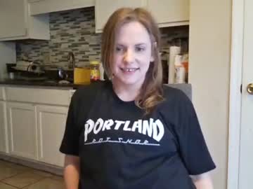 tinywithtiddies's chat room