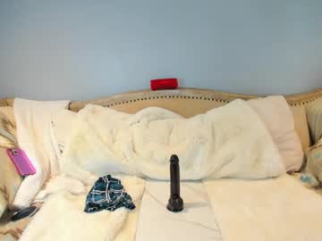 eatmygingersnapps's chat room