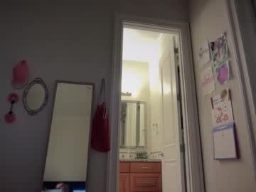 kendallmonroee's chat room