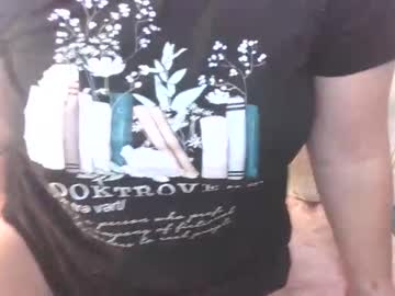 touch_my_allie's chat room