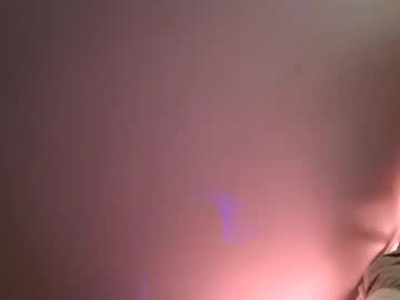 anonymous_fantasy_4u's chat room