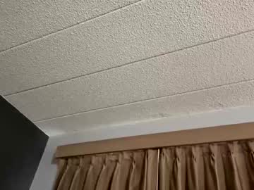 deepthroatqueen33's chat room