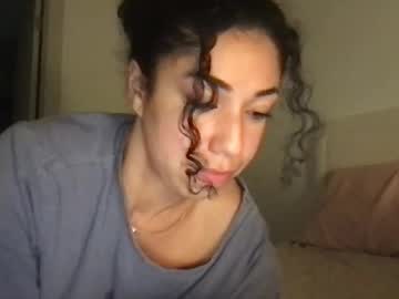 latinagirlyxx's chat room