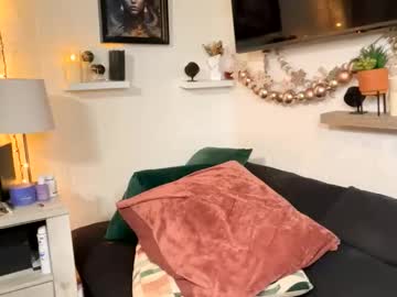 cumguzzlingskank's chat room