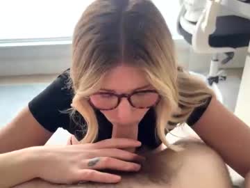 lilpinkbean's chat room