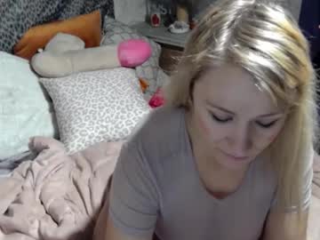 pink_sparklez's chat room