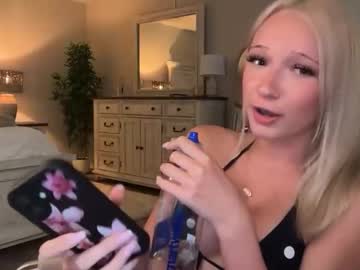 roxyrain2736's chat room