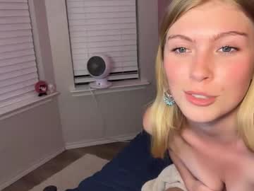 elliee81's chat room