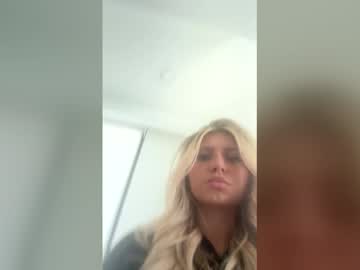 summerclarkee's chat room