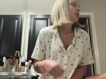 leanneluxecouple's chat room