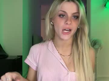 ella_hill's chat room