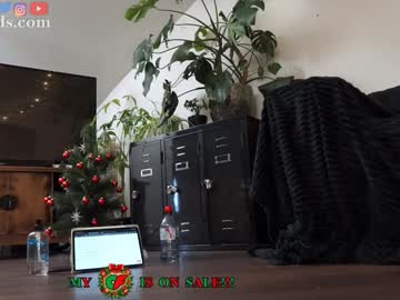 serareads's chat room