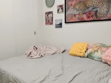 ariah_is_blonde's chat room