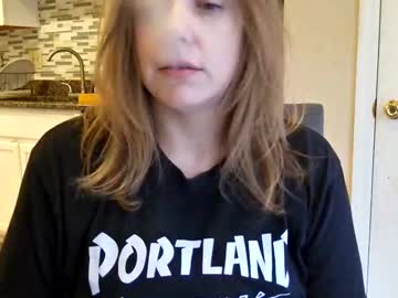 tinywithtiddies's chat room