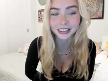 ariah_is_blonde's chat room