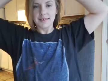 tinywithtiddies's chat room