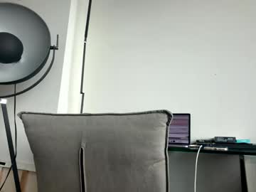 hawt_ass_milf's chat room