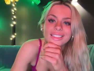 ella_hill's chat room