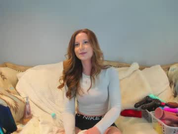 eatmygingersnapps's chat room