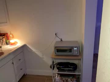 emilyyyt's chat room