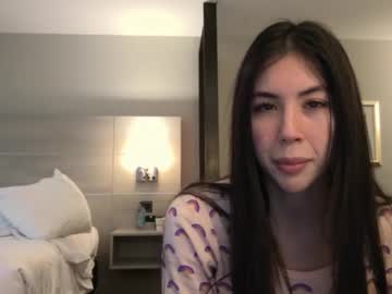 lilylustxoxo's chat room