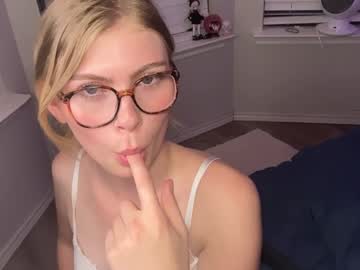 elliee81's chat room