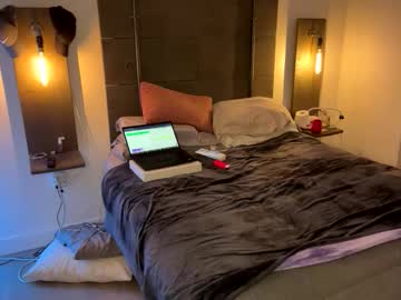 kittywoodyluv's chat room