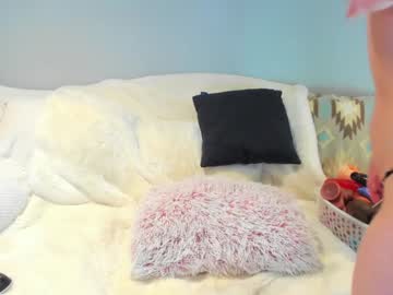 eatmygingersnapps's chat room