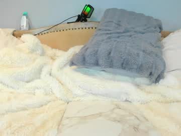 eatmygingersnapps's chat room