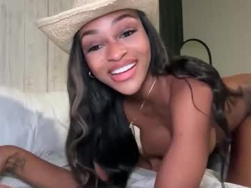 _avamonroe's chat room