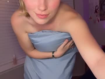 elliee81's chat room