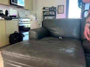 the_isa_bella's chat room